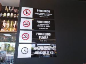 Señalética para estaciones de servicios.