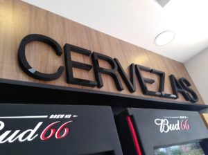 Señalética para estaciones de servicios.