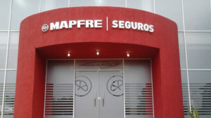 Letras corpóreas en chapa galvanizada