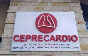 cartel con letras corporeas en asunción